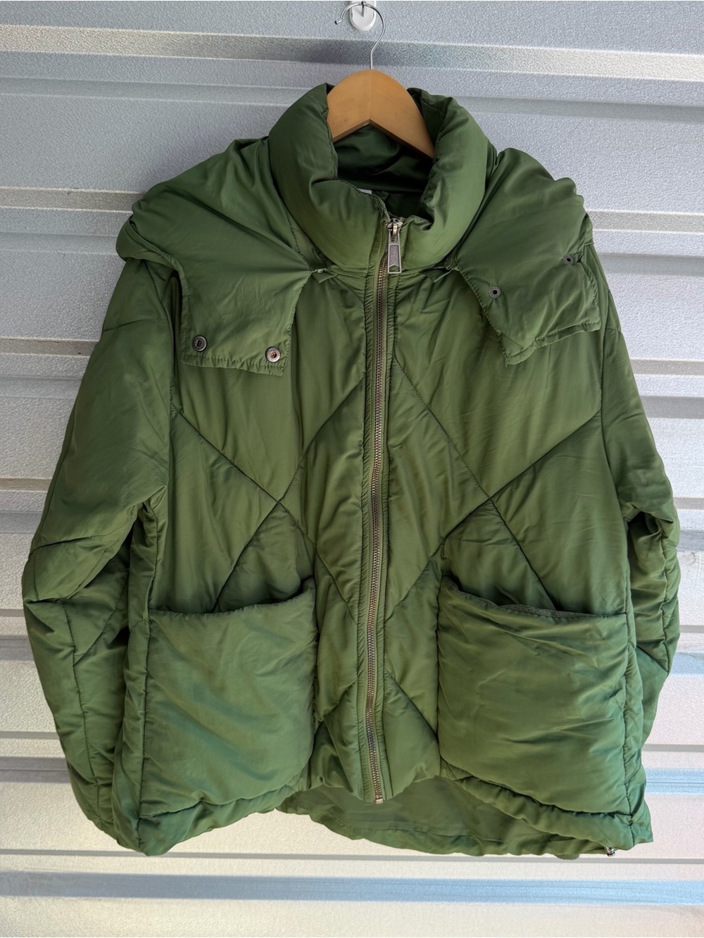 Free People Emmy Swing Puffer in Forest Glen - Picture 6 of 10